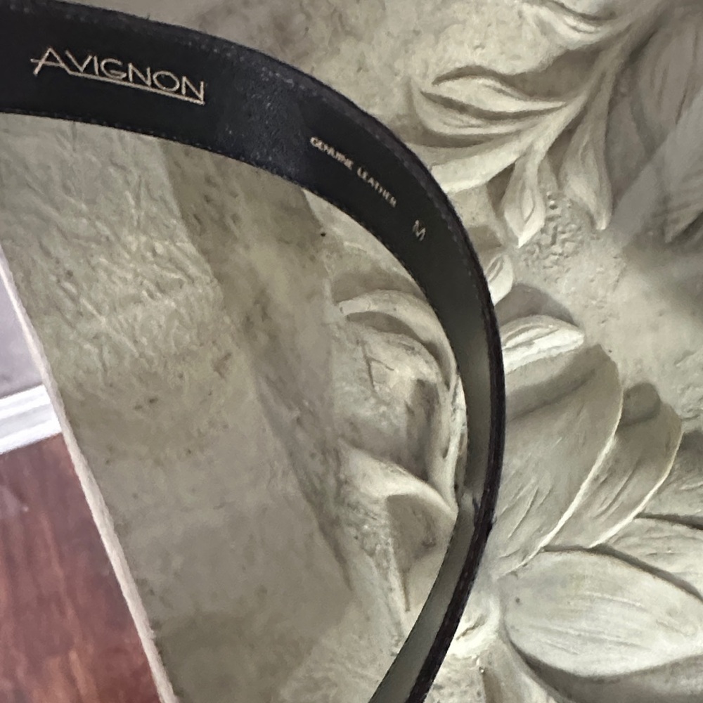 Avignon Elegant Leather Black Belt with Gold Buckle - Picture 5 of 6